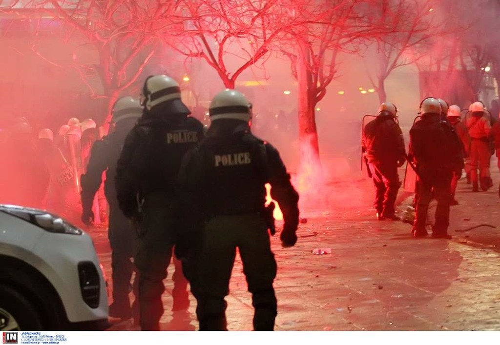 ΠΑΟΚ-Ολυμπιακός: Επεισόδια έξω από την Τούμπα