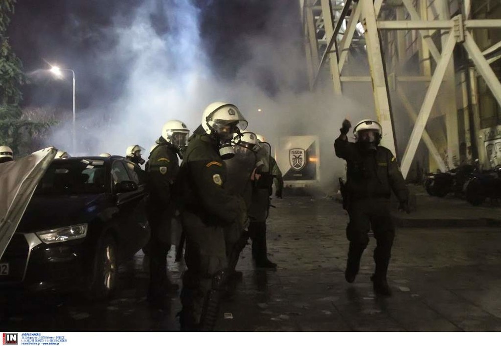 ΠΑΟΚ-Ολυμπιακός: Επεισόδια έξω από την Τούμπα