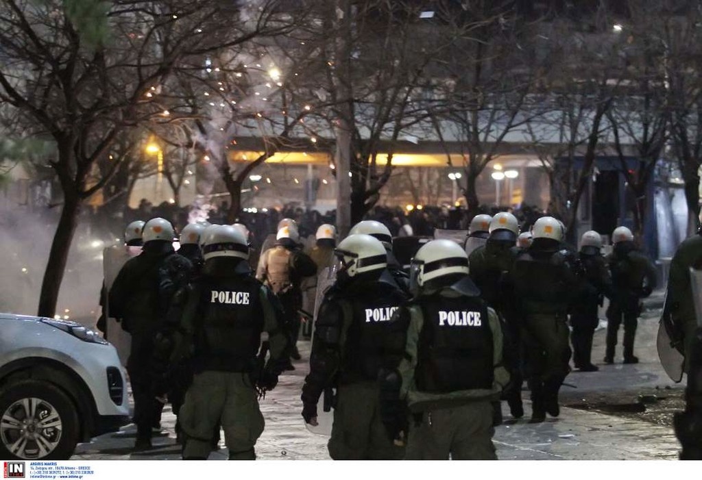 ΠΑΟΚ-Ολυμπιακός: Επεισόδια έξω από την Τούμπα