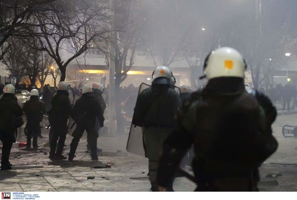 ΠΑΟΚ-Ολυμπιακός: Επεισόδια έξω από την Τούμπα