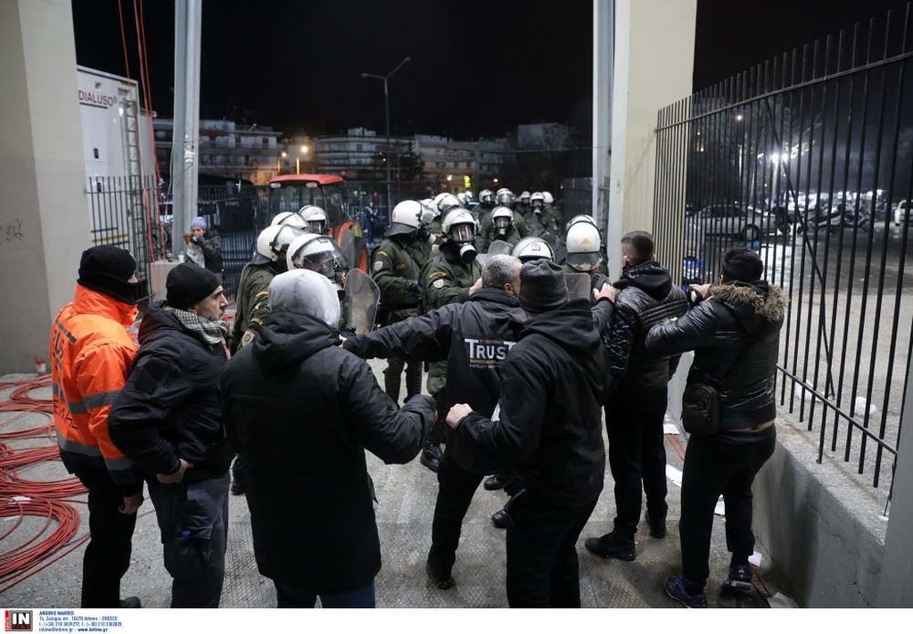 ΠΑΟΚ-Ολυμπιακός: Επεισόδια έξω από την Τούμπα