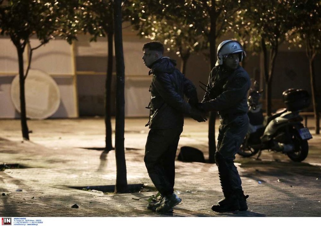 ΠΑΟΚ-Ολυμπιακός: Επεισόδια έξω από την Τούμπα