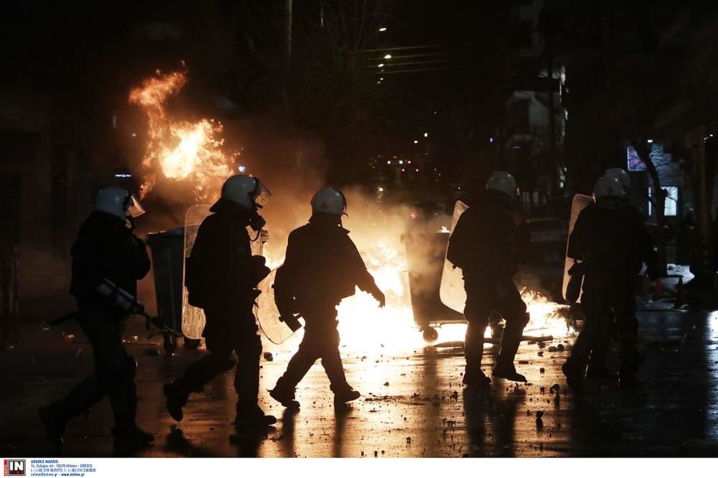 ΠΑΟΚ-Ολυμπιακός: Επεισόδια έξω από την Τούμπα