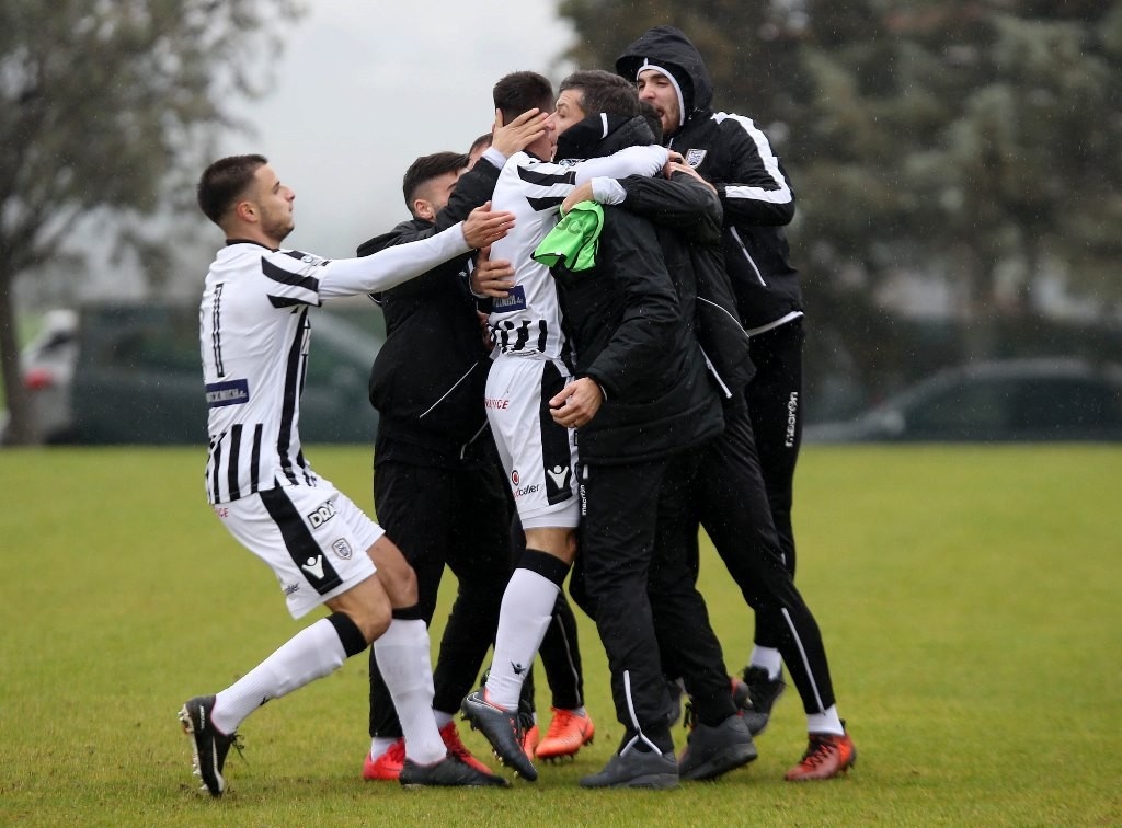 ΠΑΟΚ - Ολυμπιακός 2-0: «Ασπρόμαυρο» το ντέρμπι των Νέων (photos)