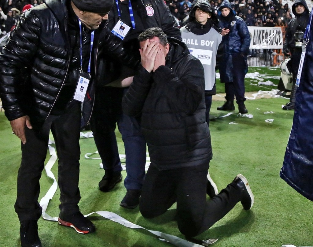 ΠΑΟΚ - Ολυμπιακός: Συνελήφθη ο οπαδός που πέταξε το ρολό ταμειακής! (photos)