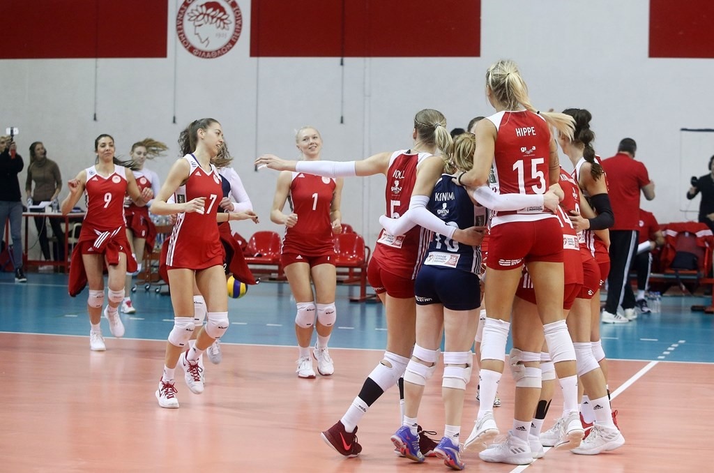 Ολυμπιακός: Άνετα στα ημιτελικά του Challenge Cup (photos)