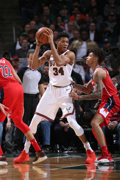 NBA: Δεν... τελείωσε μαγική επιστροφή ο Αντετοκούνμπο! (photos+video)