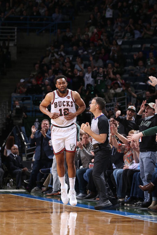 NBA: Δεν... τελείωσε μαγική επιστροφή ο Αντετοκούνμπο! (photos+video)