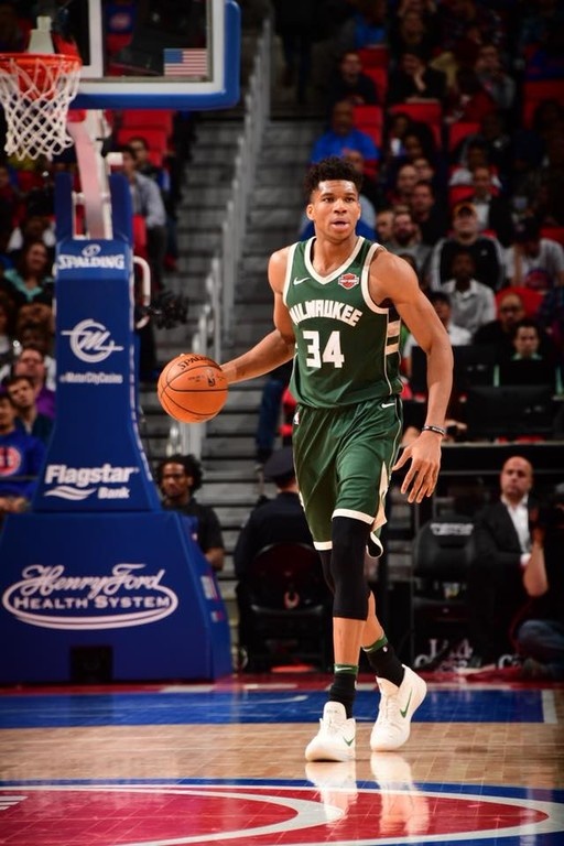 NBA: Οι Πίστονς διέλυσαν Giannis και «Ελάφια» (photos+video)