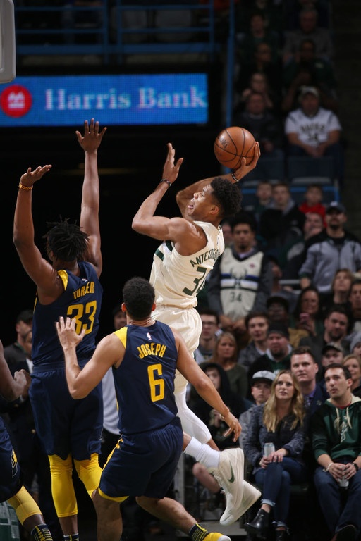 NBA: «Διπλός» Αντετοκούνμπο, τέταρτη σερί ήττα οι Μπακς (photos+video)