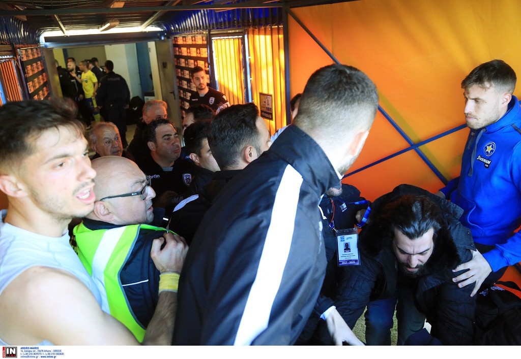 Επεισόδιο στην Τρίπολη: Πιάστηκαν στα χέρια Καλτσάς-Κωνσταντινίδης! (photos)