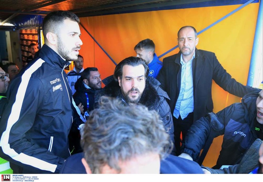 Επεισόδιο στην Τρίπολη: Πιάστηκαν στα χέρια Καλτσάς-Κωνσταντινίδης! (photos)