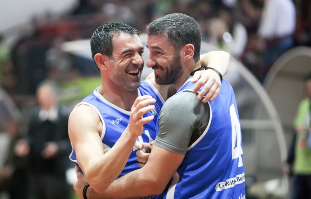 Καραγκούνης, Τσιάρτας και Σεϊταρίδης μας τρέλαναν με τις μπασκετικές τους ικανότητες! (videos)