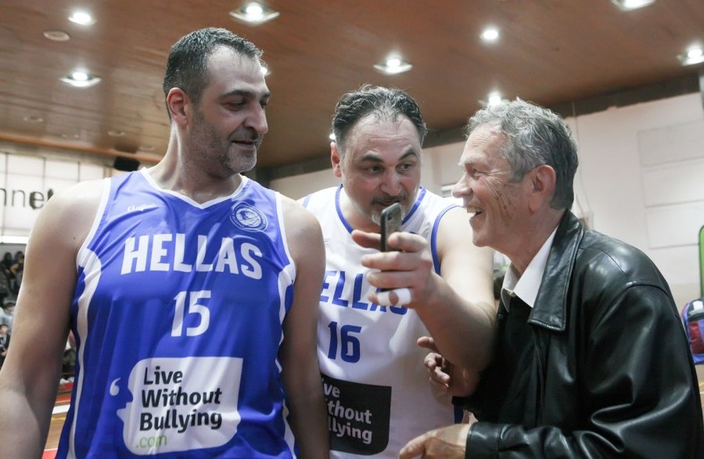 Καραγκούνης, Τσιάρτας και Σεϊταρίδης μας τρέλαναν με τις μπασκετικές τους ικανότητες! (videos)