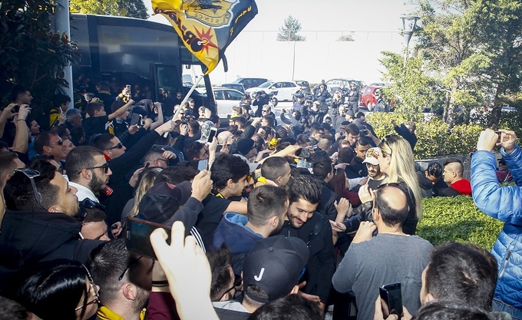ΑΕΚ: Οπαδικές «ντόπες» και χαμός πριν την Τούμπα! (photos, videos)