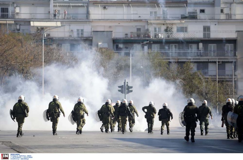 Χαμός στη Θεσσαλονίκη: Επεισόδια με οπαδούς του ΠΑΟΚ και Αστυνομικούς (photos, video)