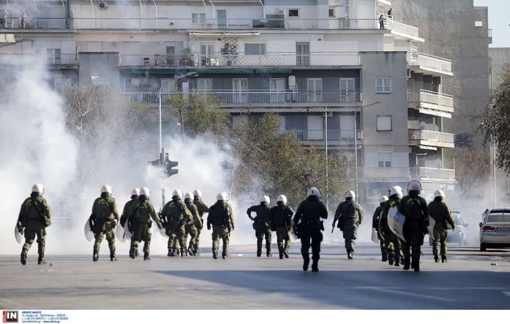 Χαμός στη Θεσσαλονίκη: Επεισόδια με οπαδούς του ΠΑΟΚ και Αστυνομικούς (photos, video)