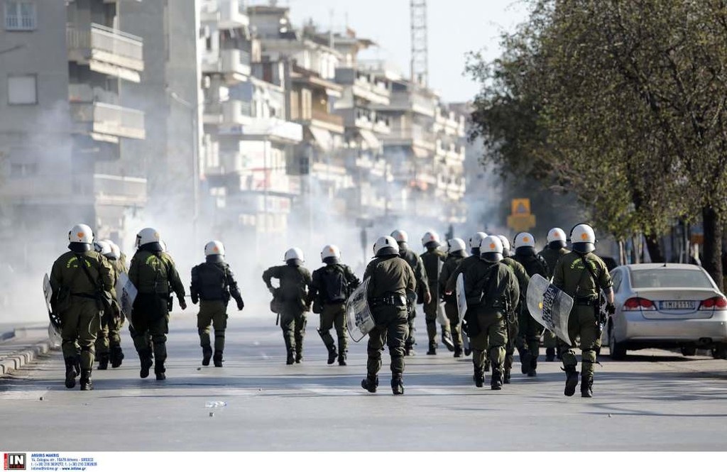 Χαμός στη Θεσσαλονίκη: Επεισόδια με οπαδούς του ΠΑΟΚ και Αστυνομικούς (photos, video)