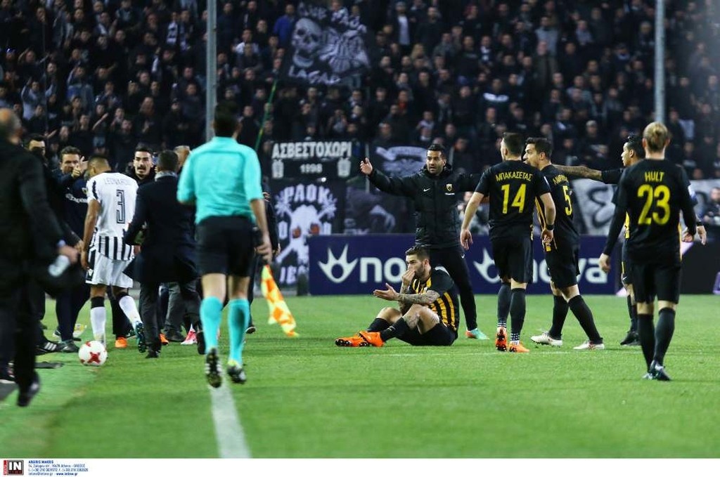 ΠΑΟΚ-ΑΕΚ: Πέφτουν κορμιά στην Τούμπα - Ένταση με Μάτος, αποβολές και πολλά νεύρα! (photos)