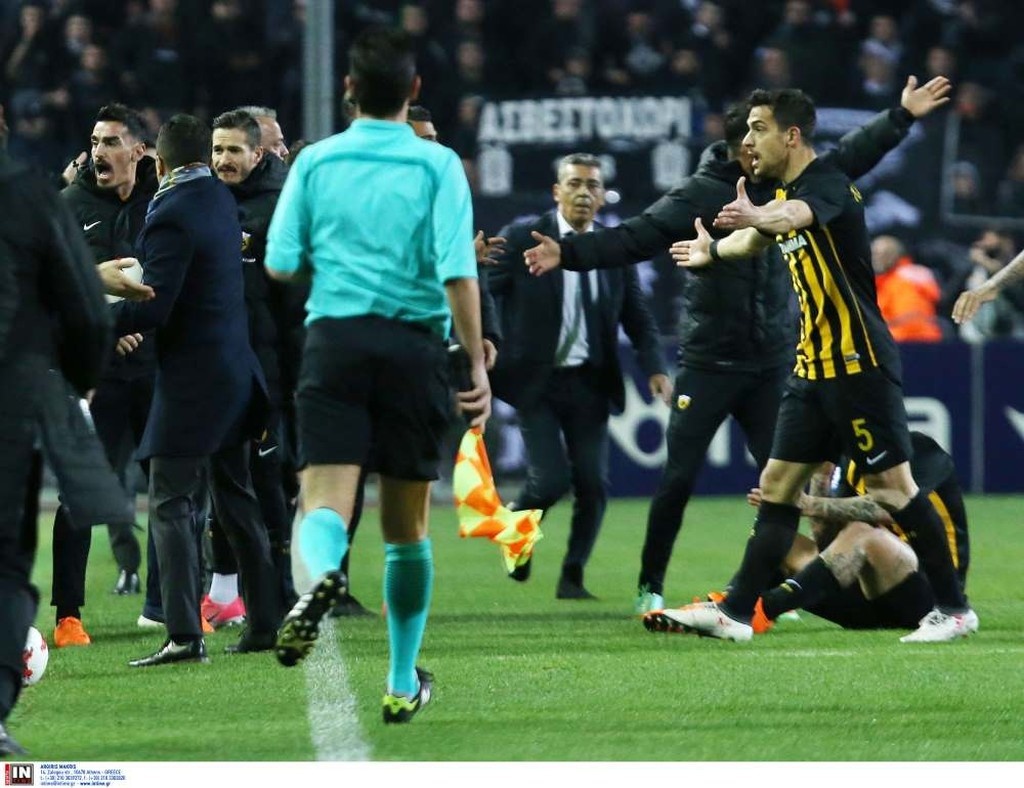 ΠΑΟΚ-ΑΕΚ: Πέφτουν κορμιά στην Τούμπα - Ένταση με Μάτος, αποβολές και πολλά νεύρα! (photos)