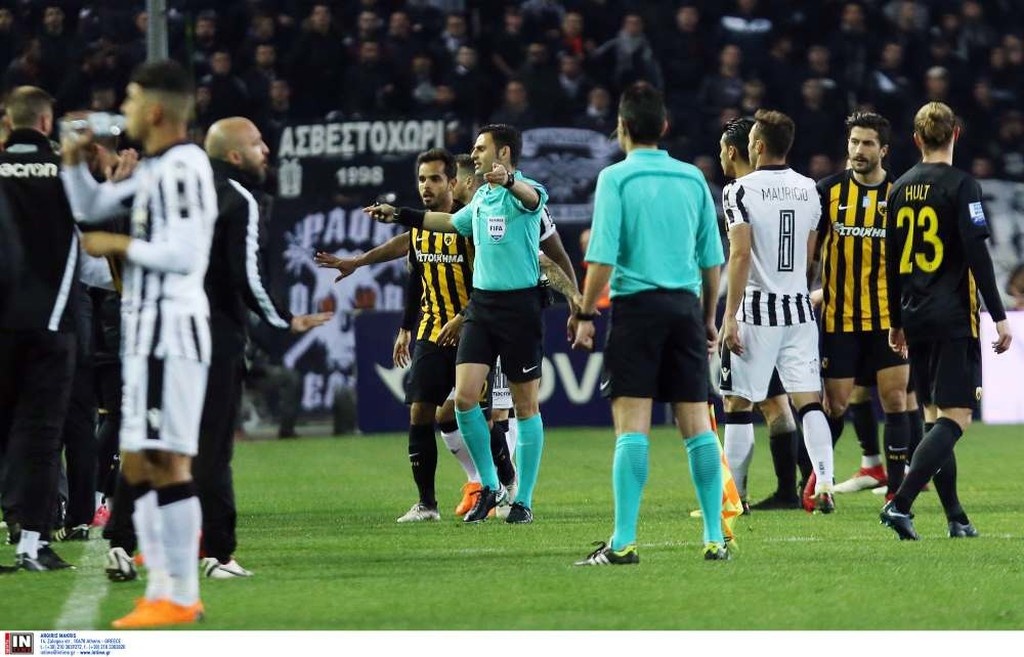 ΠΑΟΚ-ΑΕΚ: Πέφτουν κορμιά στην Τούμπα - Ένταση με Μάτος, αποβολές και πολλά νεύρα! (photos)