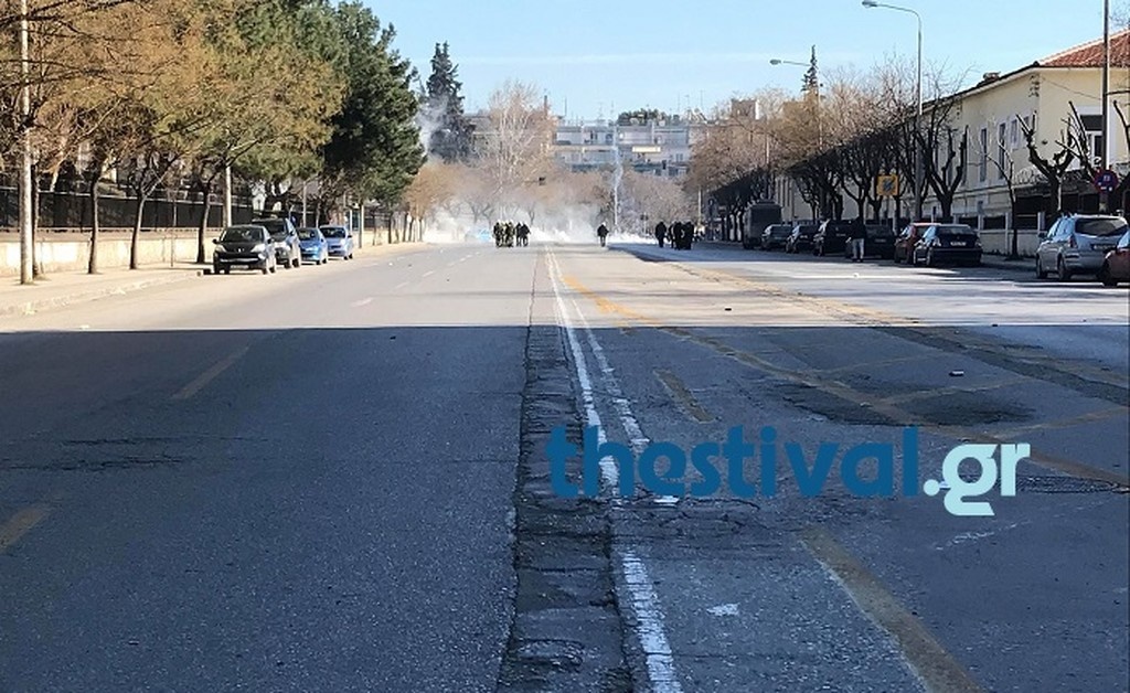 Χαμός στη Θεσσαλονίκη: Επεισόδια με οπαδούς του ΠΑΟΚ και Αστυνομικούς (photos, video)