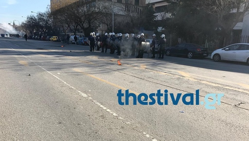 Χαμός στη Θεσσαλονίκη: Επεισόδια με οπαδούς του ΠΑΟΚ και Αστυνομικούς (photos, video)