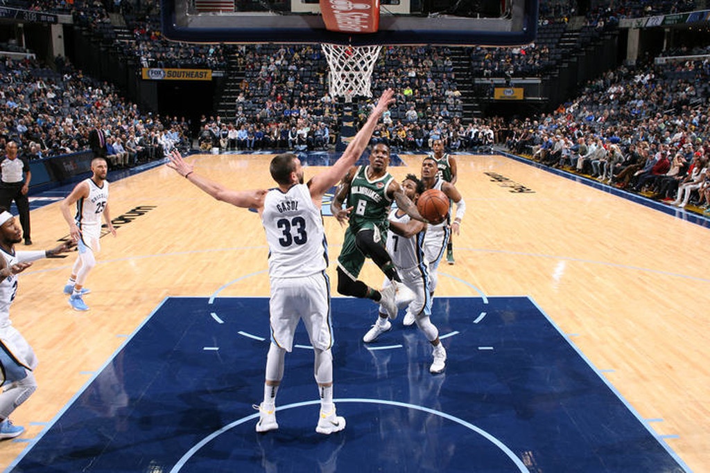 NBA: Βόλτα των Μπακς στο Μέμφις (photos+video)