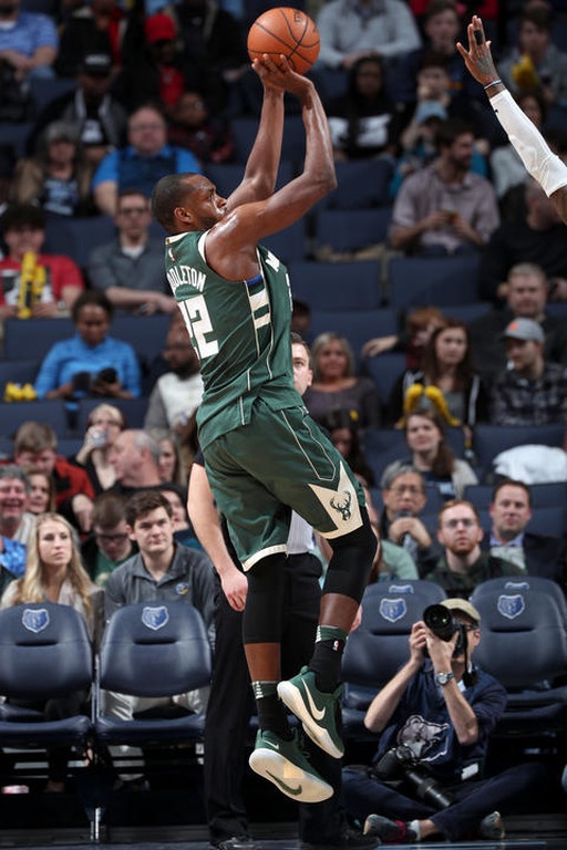 NBA: Βόλτα των Μπακς στο Μέμφις (photos+video)