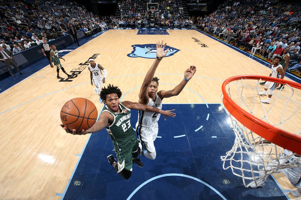 NBA: Βόλτα των Μπακς στο Μέμφις (photos+video)