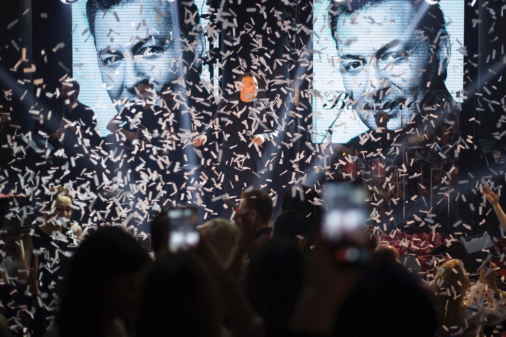 «Σήκωσε» τη Θεσσαλονίκη στην πρεμιέρα του ο Νίκος Μακρόπουλος