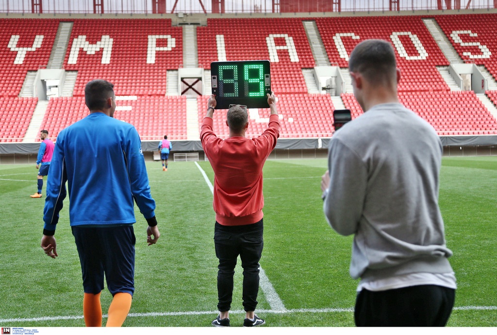 Όλα τα λεφτά ο… διαιτητής Κούτρης στο Ολυμπιακός-Πανιώνιος! (photos)