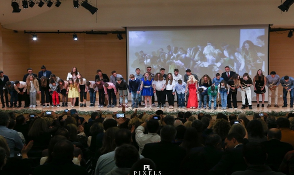 Τρία προσφυγόπουλα έκλεψαν την παράσταση στην βραδιά της ιστιοπλοΐας