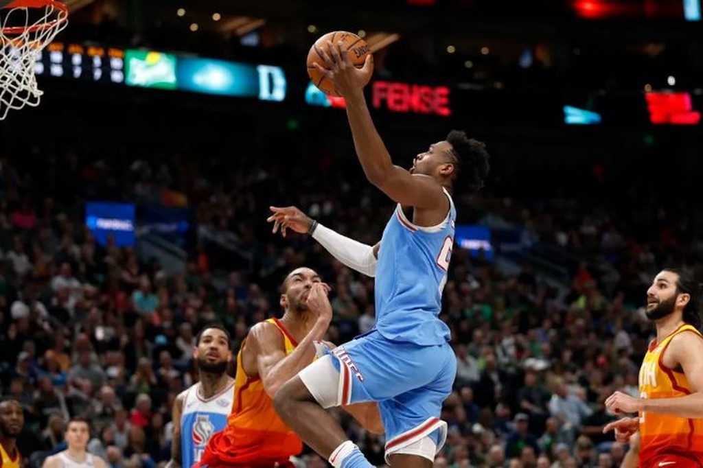 NBA: Ήττα για Κουφό και Κινγκς στην Γιούτα (photos+video)