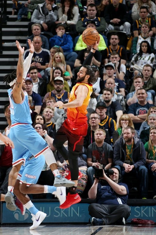 NBA: Ήττα για Κουφό και Κινγκς στην Γιούτα (photos+video)