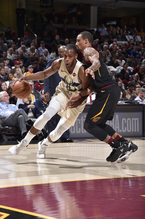 NBA: Επικός Αντετοκούνμπο, λύγισε από τον μυθικό «Βασιλιά» (photos+video)