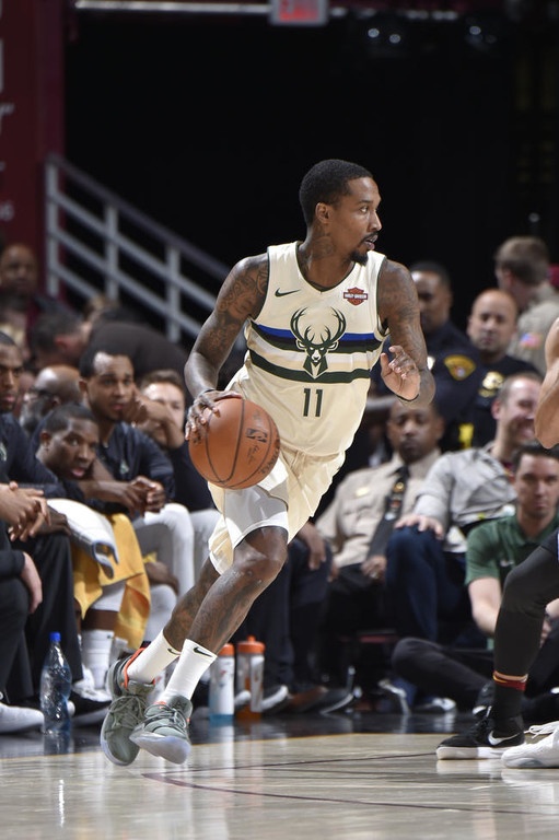 NBA: Επικός Αντετοκούνμπο, λύγισε από τον μυθικό «Βασιλιά» (photos+video)