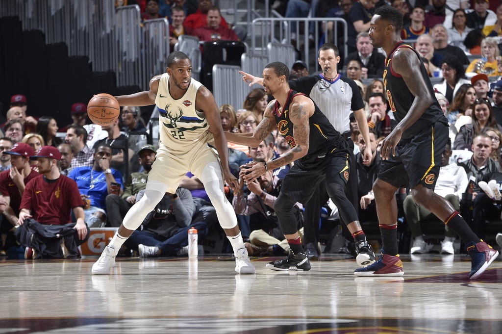 NBA: Επικός Αντετοκούνμπο, λύγισε από τον μυθικό «Βασιλιά» (photos+video)