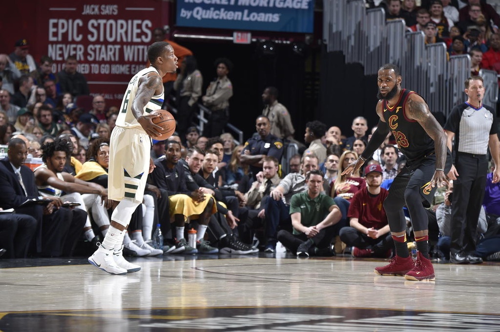 NBA: Επικός Αντετοκούνμπο, λύγισε από τον μυθικό «Βασιλιά» (photos+video)