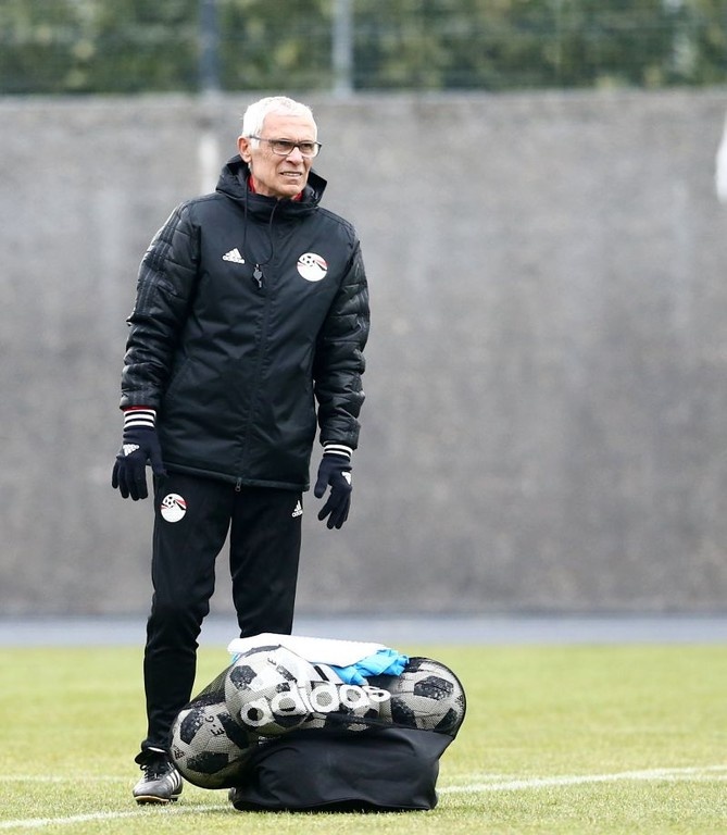 Μαθαίνει… μπαλίτσα τον Σαλάχ ο Ουάρντα (photos)