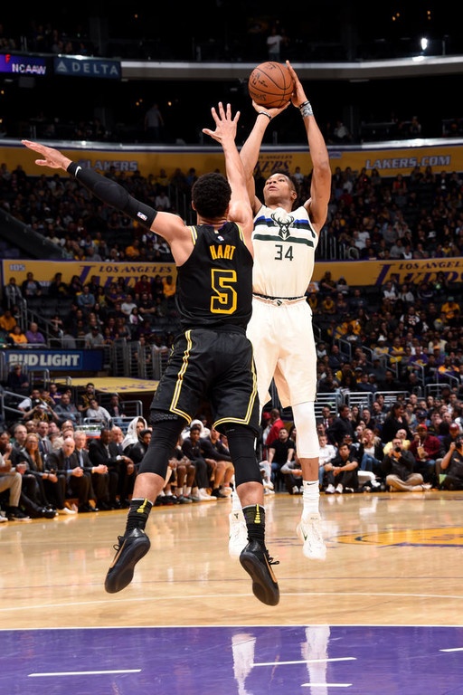 NBA: Πέρασαν κι από το Λος Άντζελες οι Μπακς (photos+video)