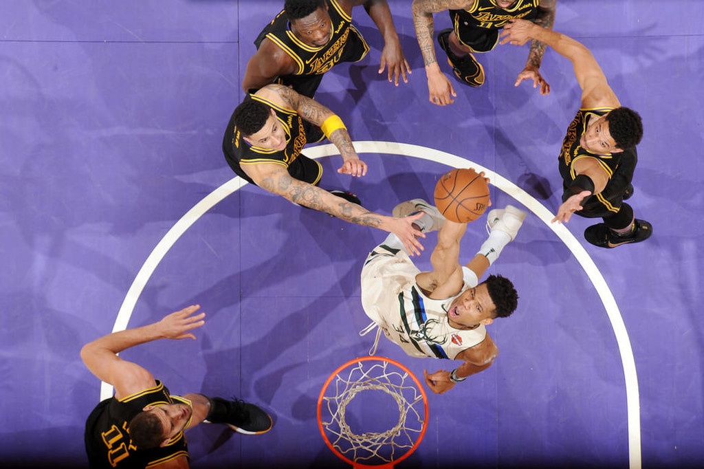 NBA: Πέρασαν κι από το Λος Άντζελες οι Μπακς (photos+video)