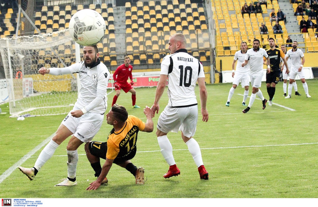 Football League: Ιστορική ομάδα κινδυνεύει με μηδενισμό και αφαίρεση βαθμών (photos)