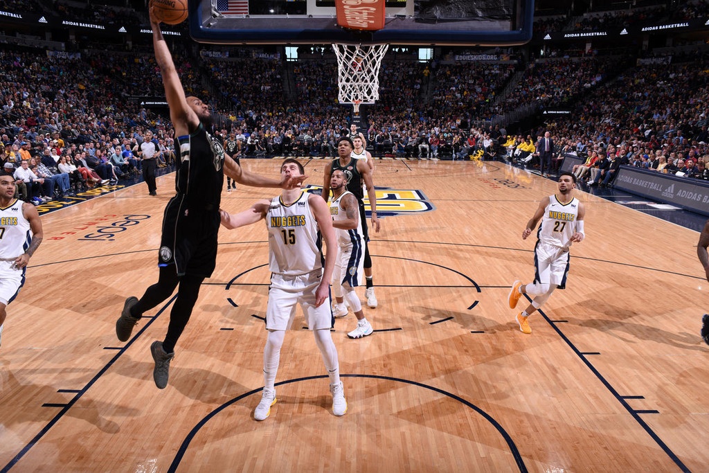 NBA: Έβρισε διαιτητή και αποβλήθηκε ο Αντετοκούνμπο! (photos+video)