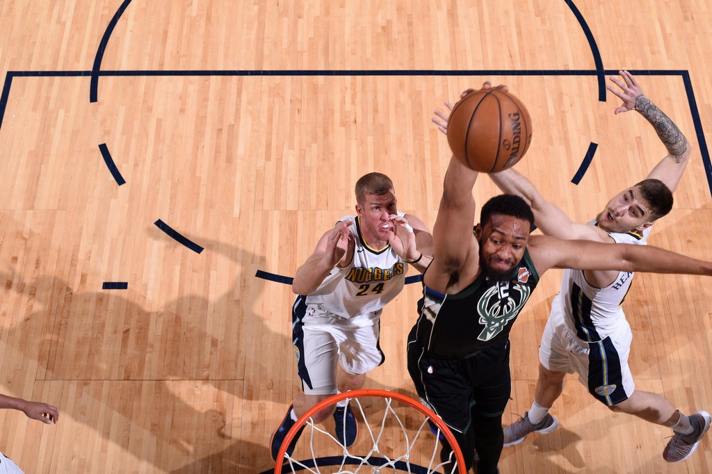 NBA: Έβρισε διαιτητή και αποβλήθηκε ο Αντετοκούνμπο! (photos+video)