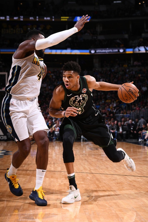 NBA: Έβρισε διαιτητή και αποβλήθηκε ο Αντετοκούνμπο! (photos+video)