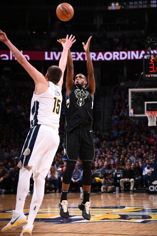 NBA: Έβρισε διαιτητή και αποβλήθηκε ο Αντετοκούνμπο! (photos+video)