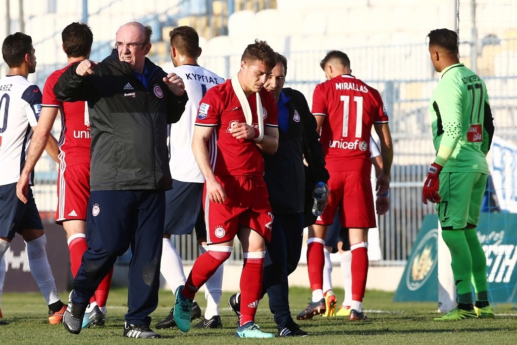 Ολυμπιακός: Χειρουργείο για Κούτρη (photos)