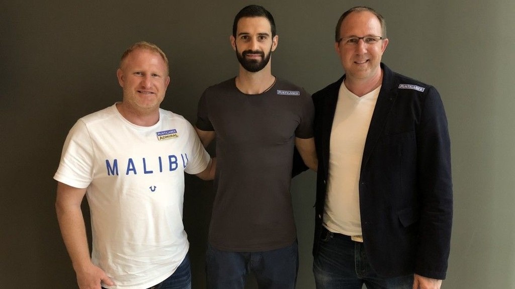 Επίσημο! Ανακοινώθηκε ο Αυλωνίτης (photos)