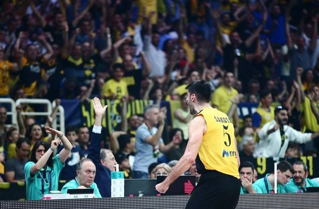 Σάκοτα: «Εσείς το πήρατε σήμερα…» (photos)